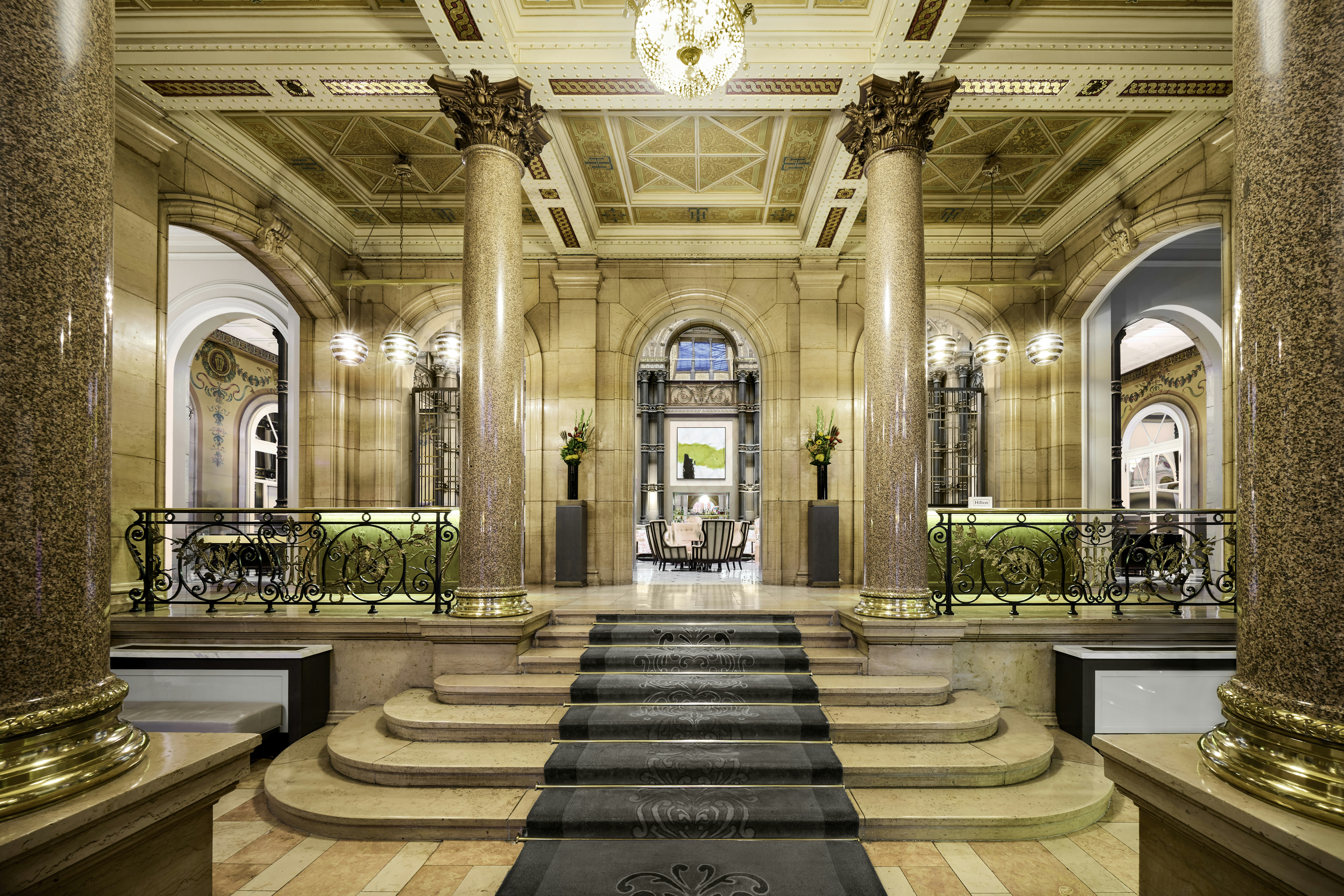 Hilton Paris Opera 6/81