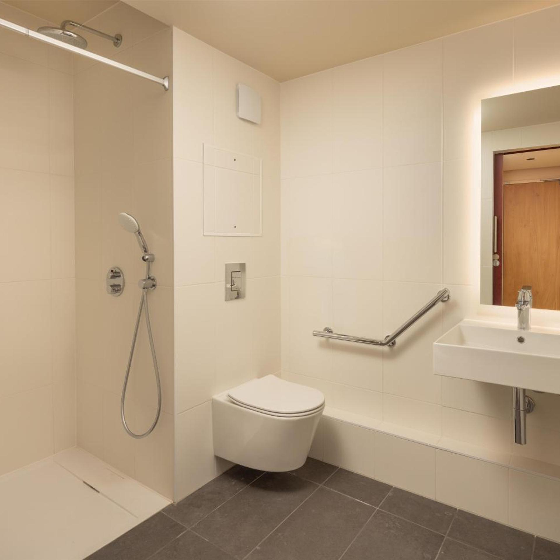 Hampton by Hilton Paris Saint Ouen 49/50