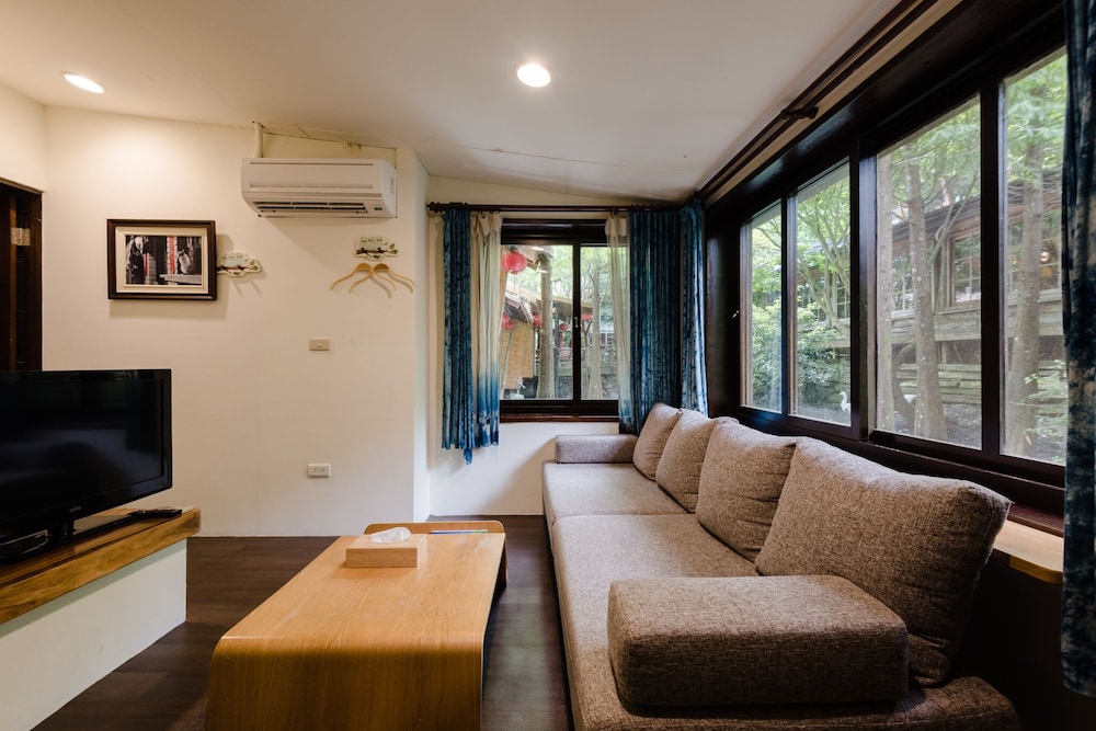 Zhuo Ye Cottage 25/50