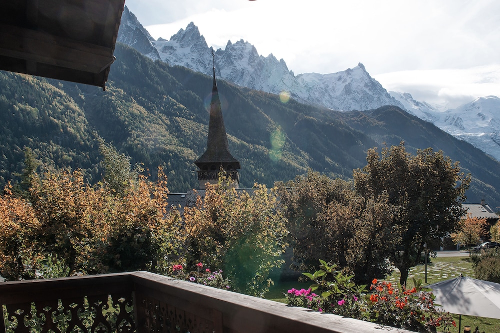 Chalet Hotel Le Castel 70/74