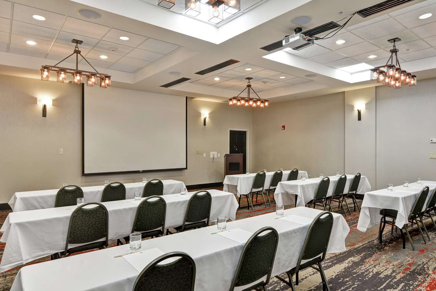 Doubletree by Hilton Hattiesburg 17/19
