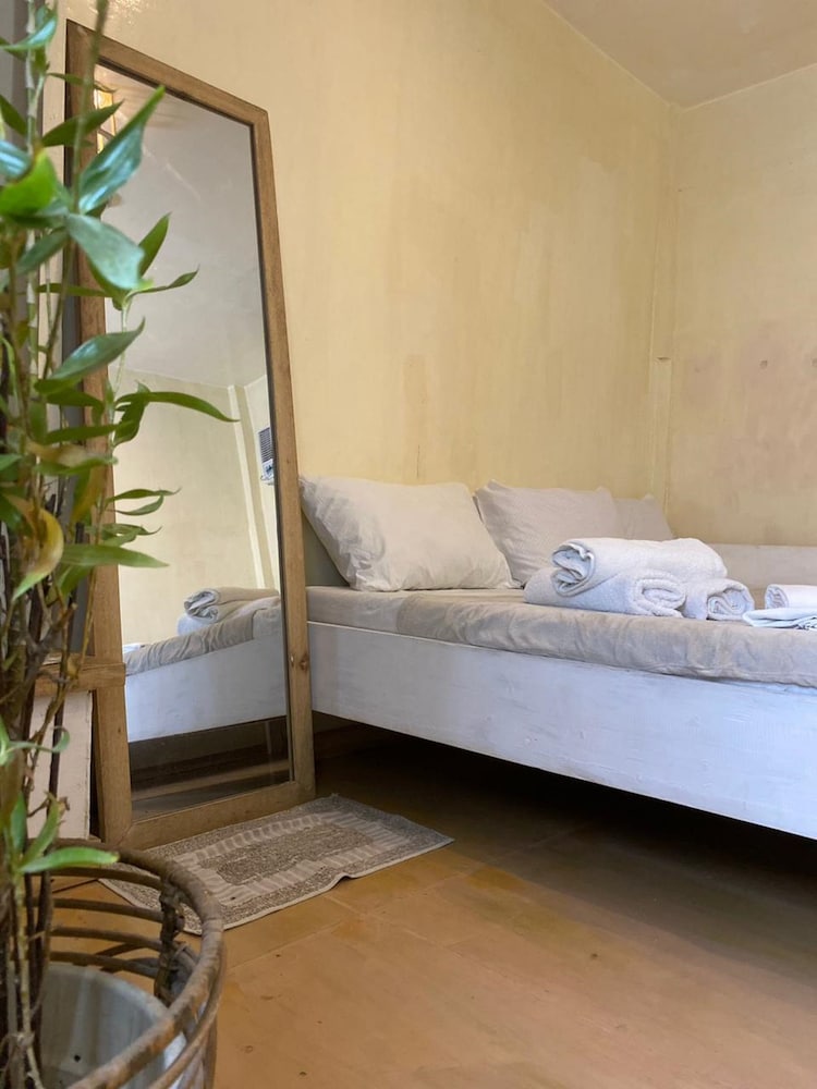 Malayah Hostel 25/30