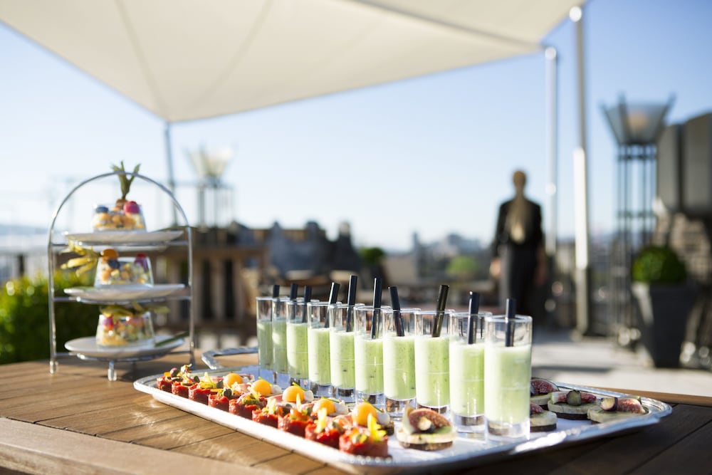 Small Luxury Hotel Ambassador Zurich 45/48