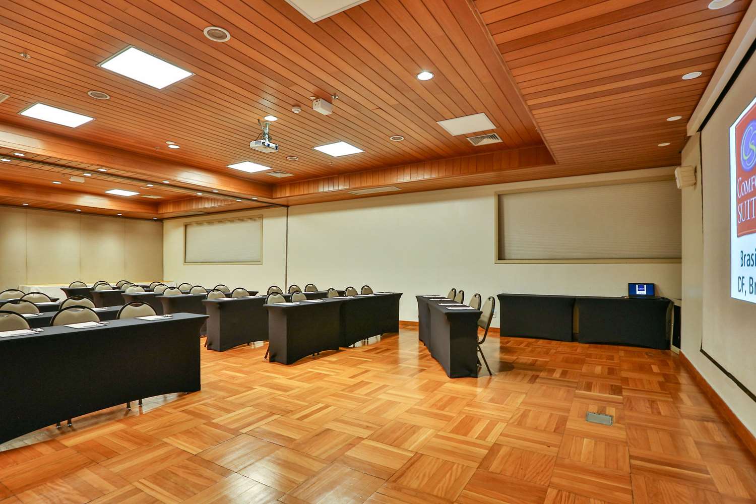Comfort Suites Brasilia 21/23