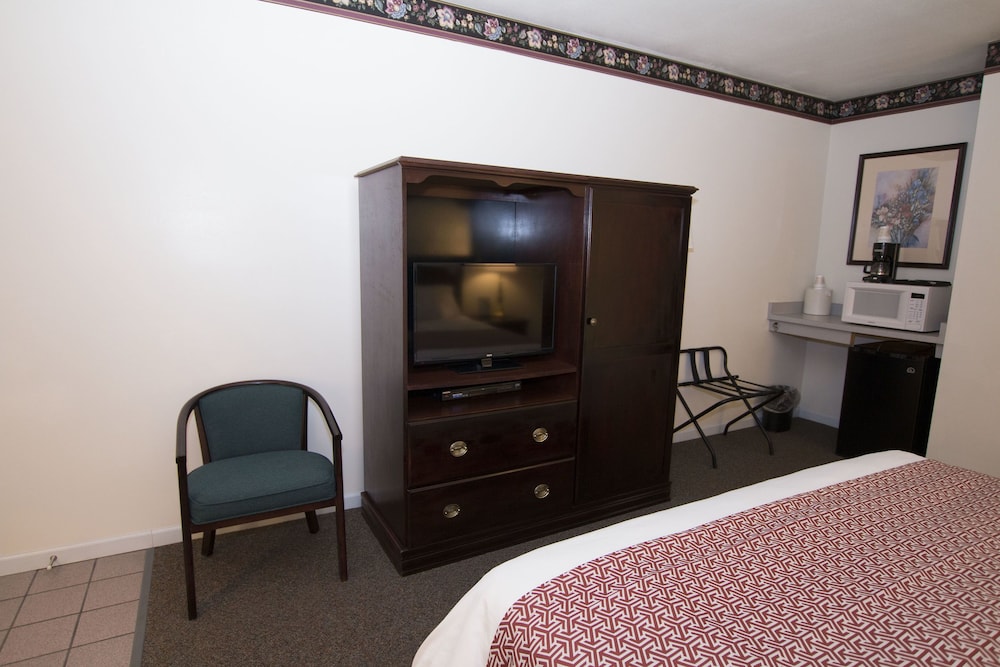 Chalet Motel Mequon 22/36