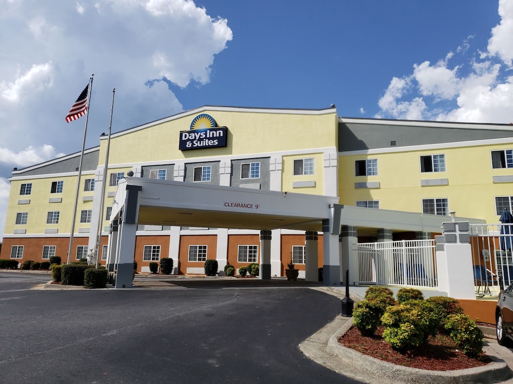 Days Inn Suites By Wyndham Union City 1/30