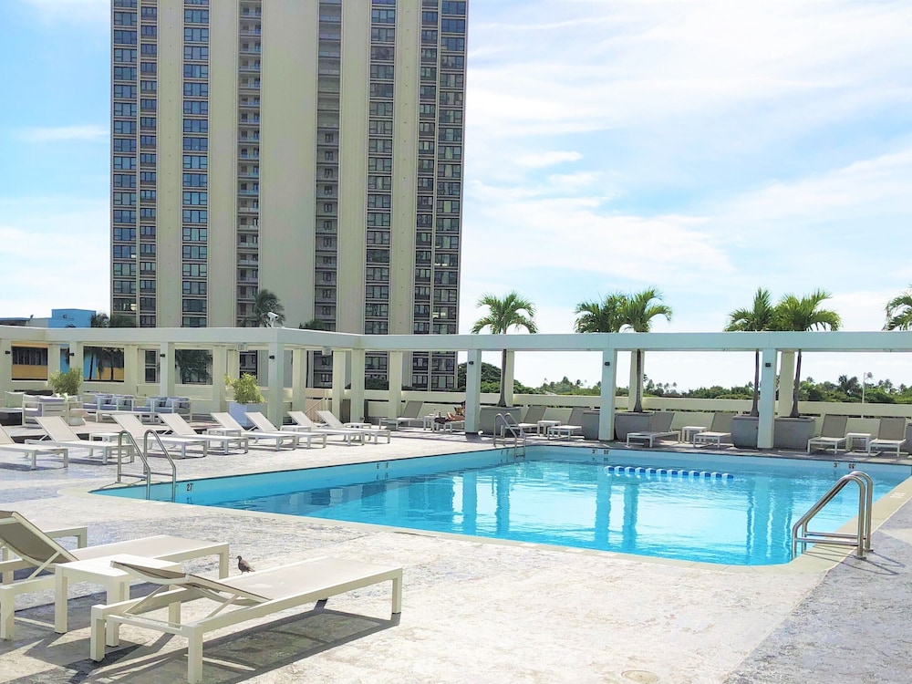 Castle at Ala Moana Hotel 7/59