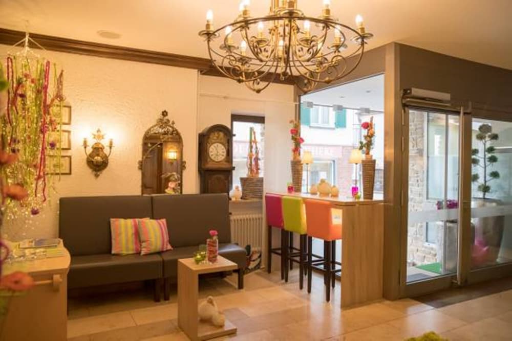 Bruhls Hotel Trapp 23/50