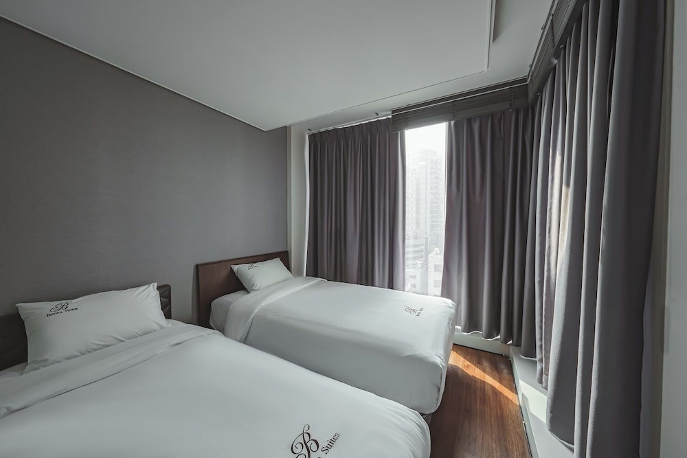 Brown Suites Sinchon Central 11/48