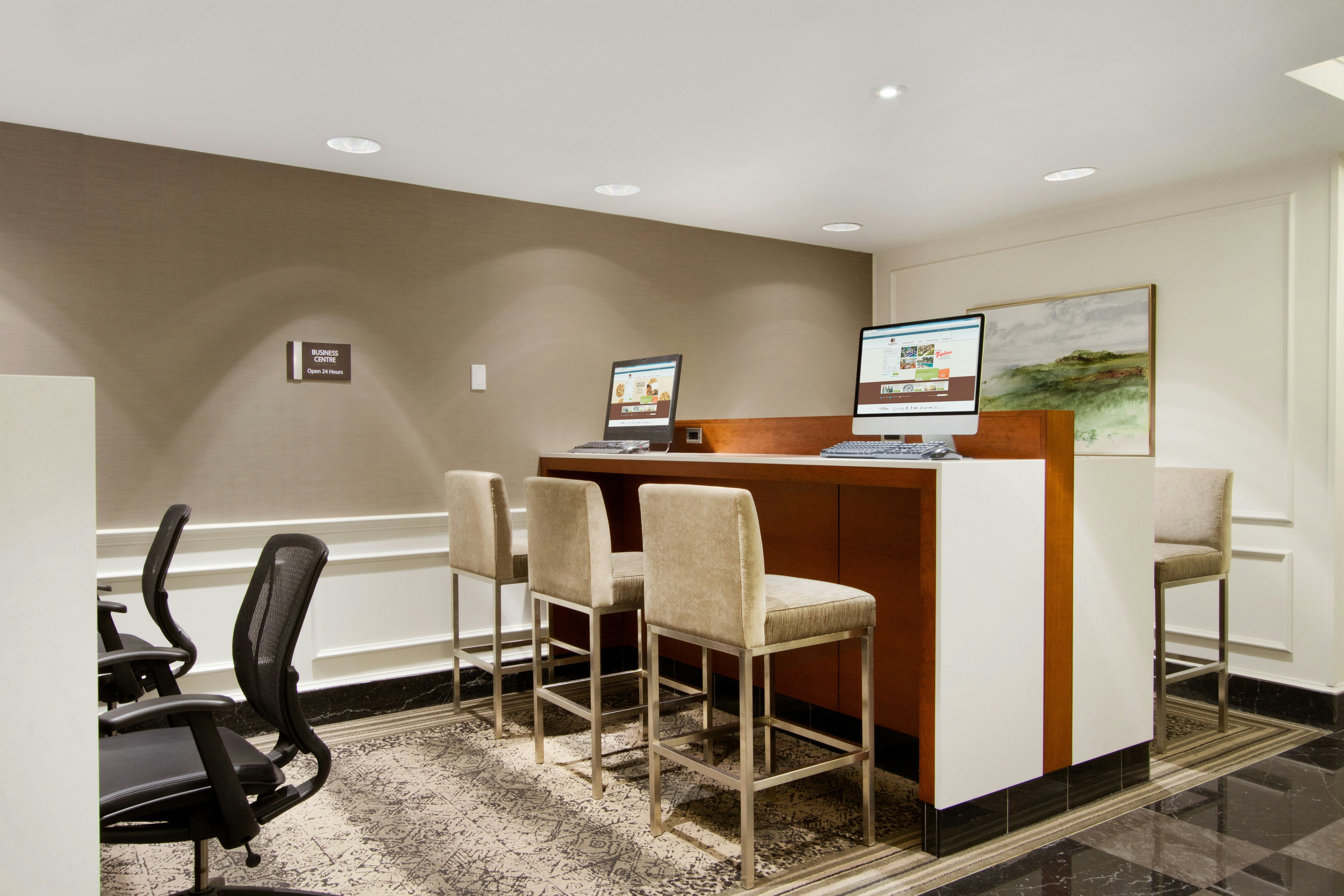 Doubletree By Hilton Hotel Toronto Downtown 76/83