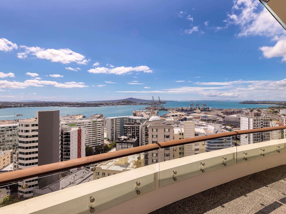Pullman Auckland Hotel & Apartments 45/48