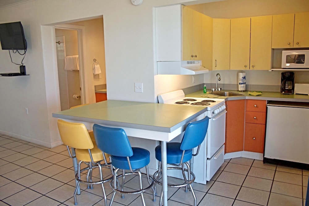 Manasota Key Resort 30/50