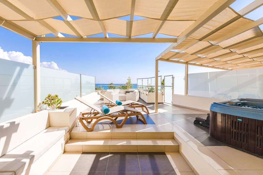 Golden Bay Beach Hotel 19/50