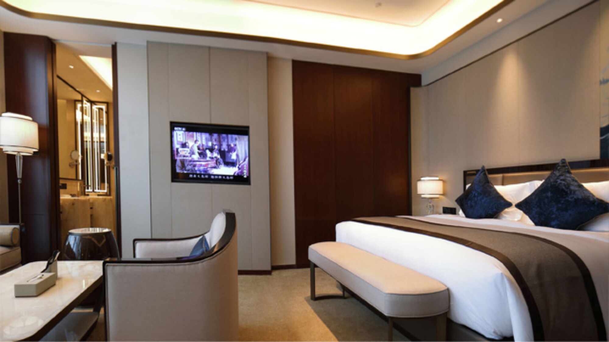 Deluxe, Executive, King Bed