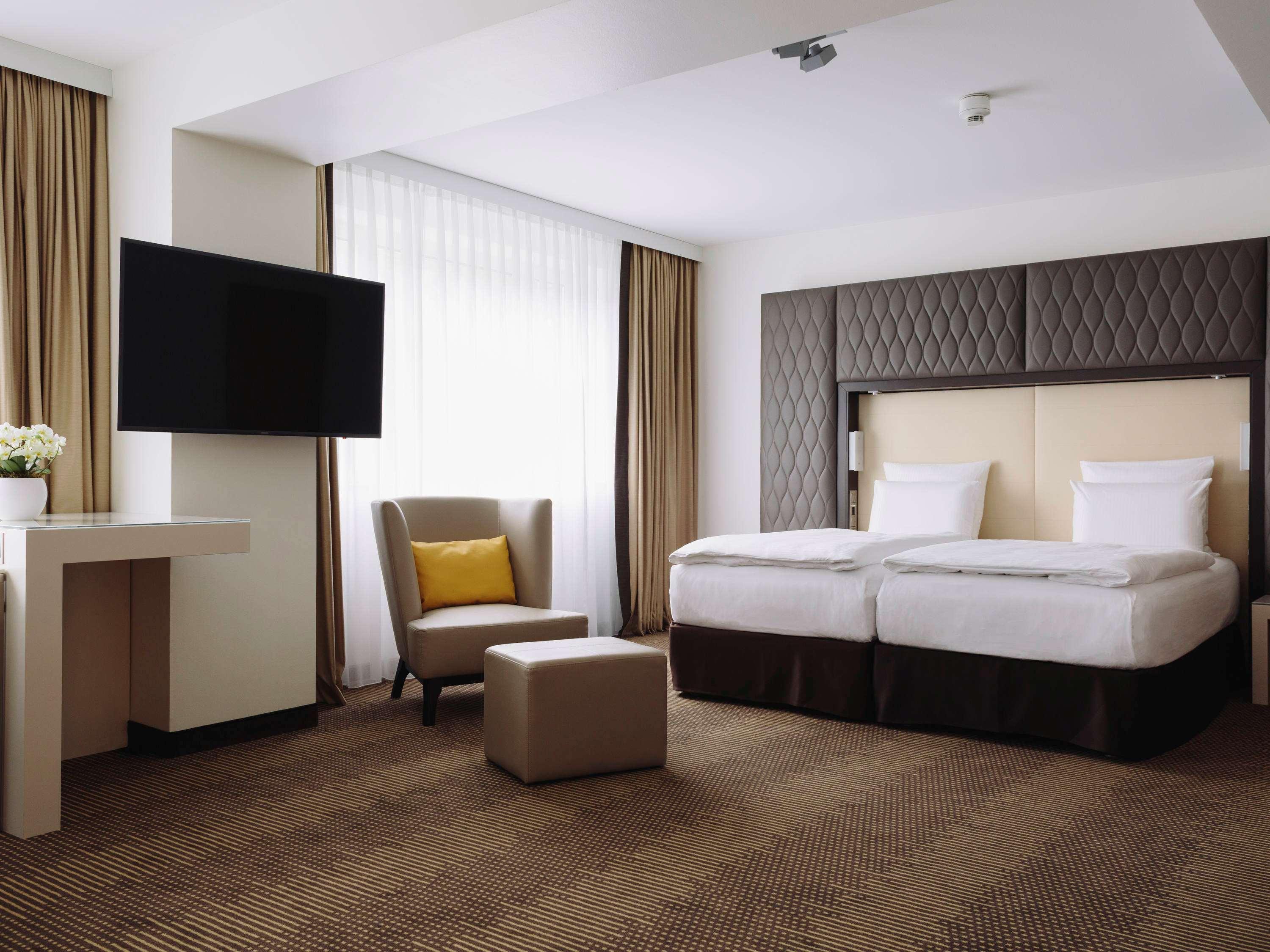 COURTYARD, JUNIOR SUITE, DOUBLE OR TWIN BED
