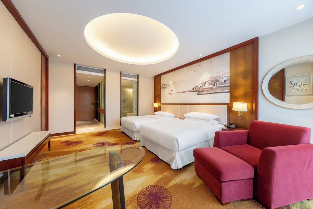 غرفة بسرير كينج بإطلالة على المدينة بشرفة، Sheraton Zhoushan Hotel 6/10