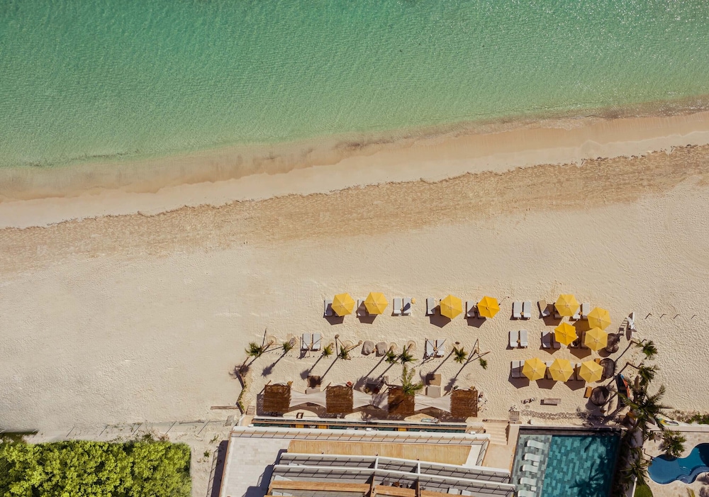 The Fives Oceanfront Puerto Morelos 67/71
