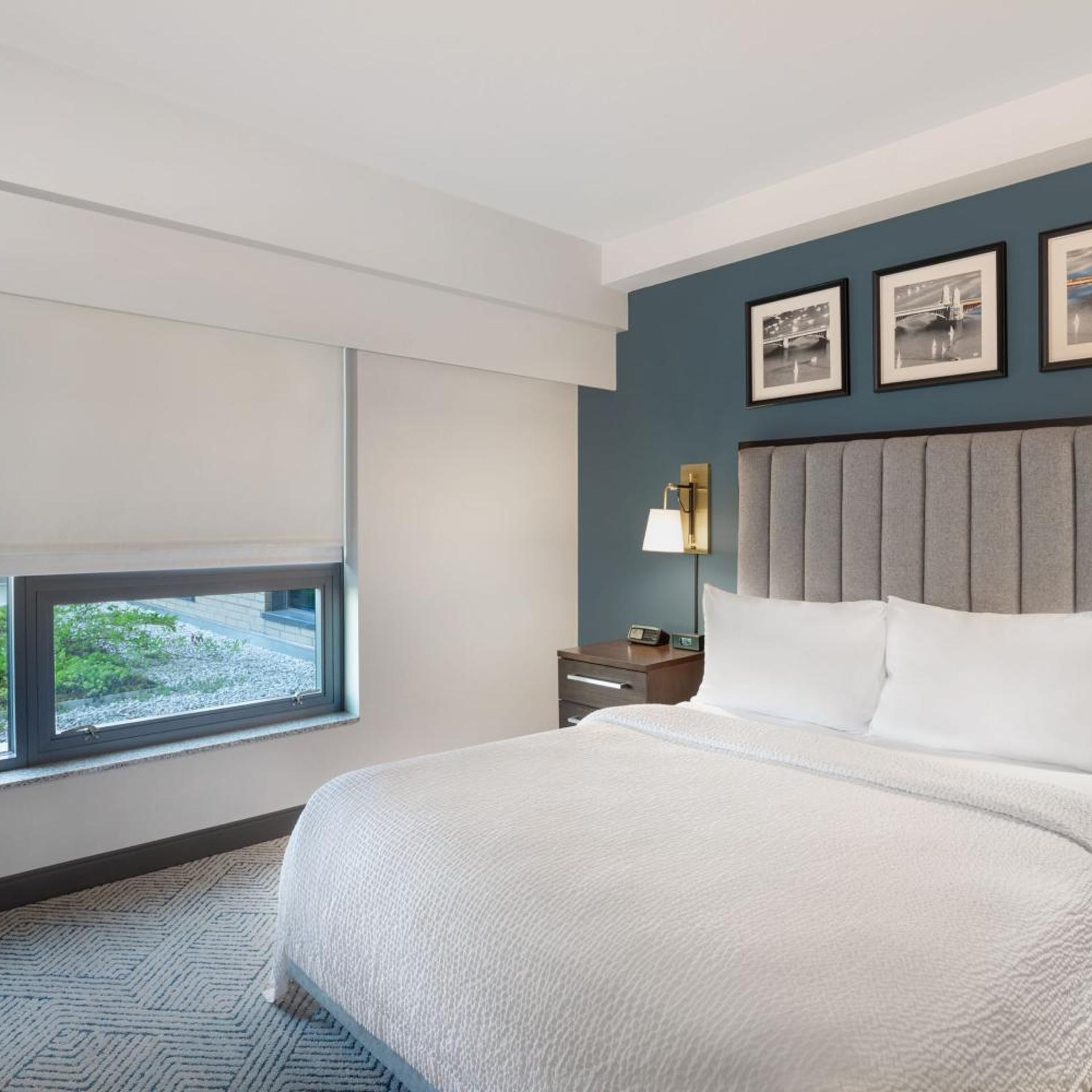 2 Bedrooms, Suite
