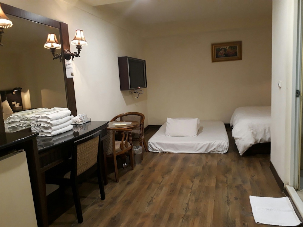 Hua Tai Hotel 28/37
