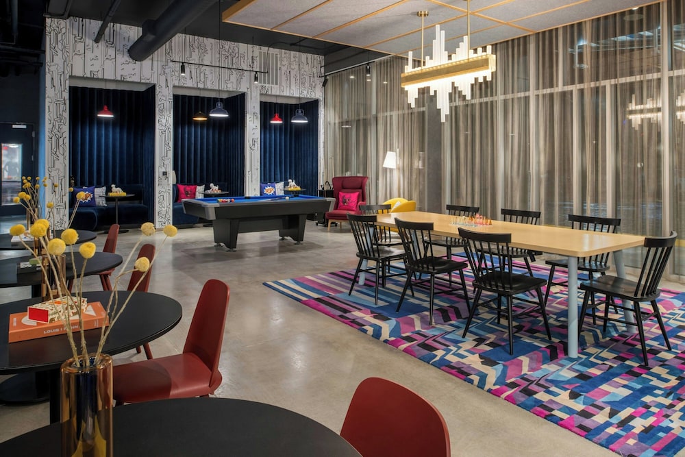 Aloft Sacramento Airport Natomas 23/43