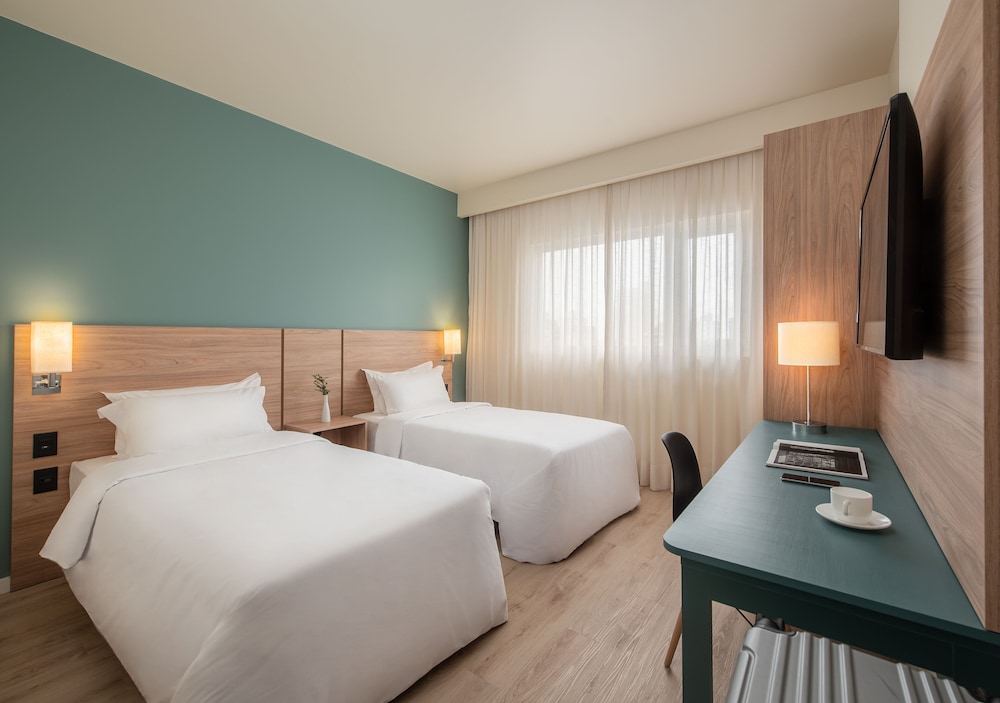 Deluxe, Twin Beds