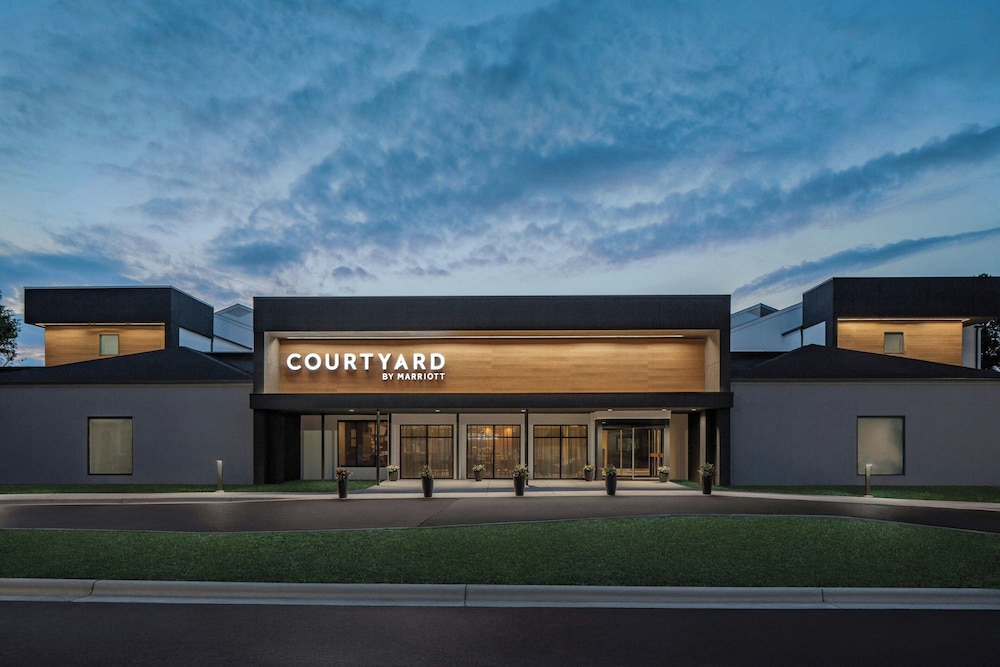 Courtyard by Marriott Greensboro 1/18