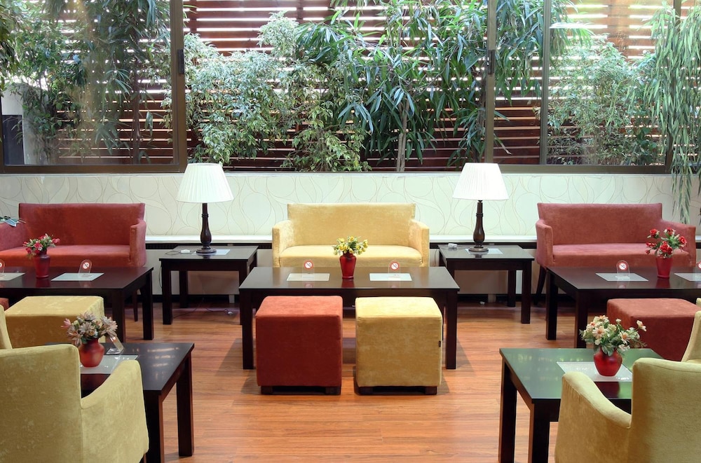 LYDIA HOTEL 63/82