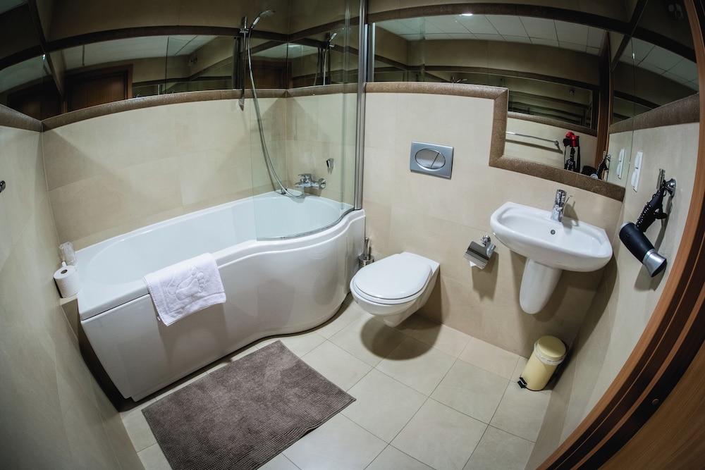 EXCLUSIVE, SUITE, RIVER VIEW