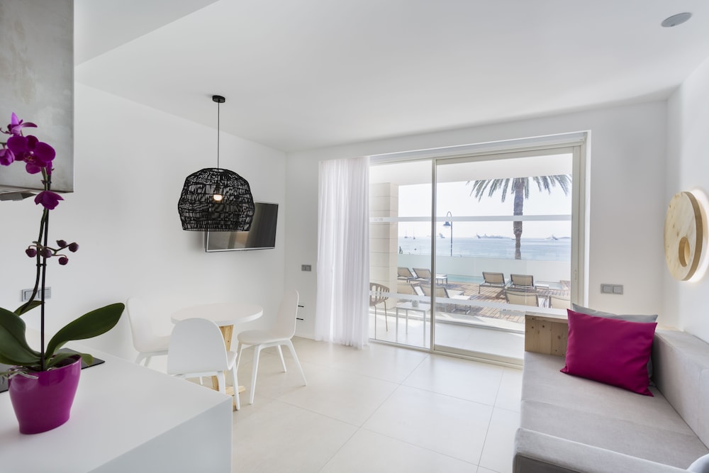 One Ibiza Suites 51/71