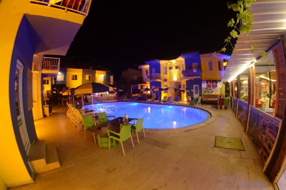 Dost Hotel 20/22