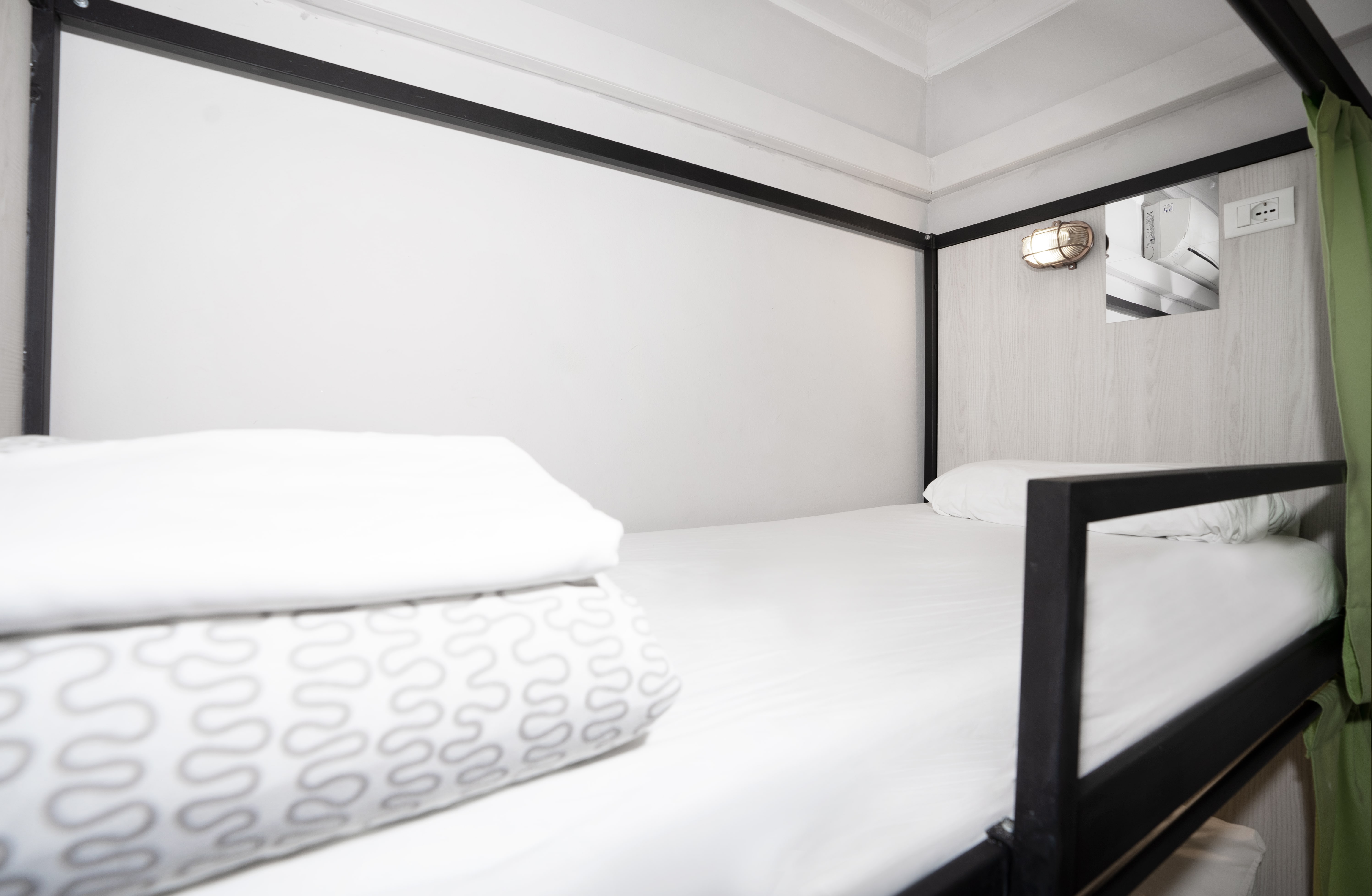 Wow Hostel Barcelona 22/28