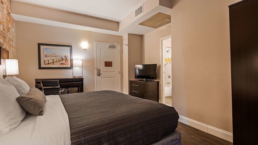 Best Western Plus St. Christopher Hotel 13/49