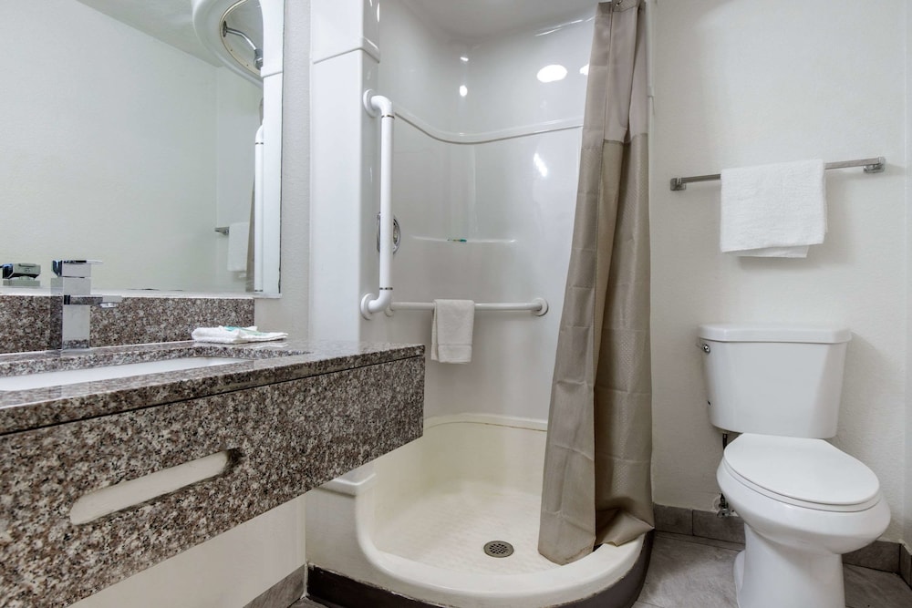 Rodeway Inn Winston Salem Route 52 20/25
