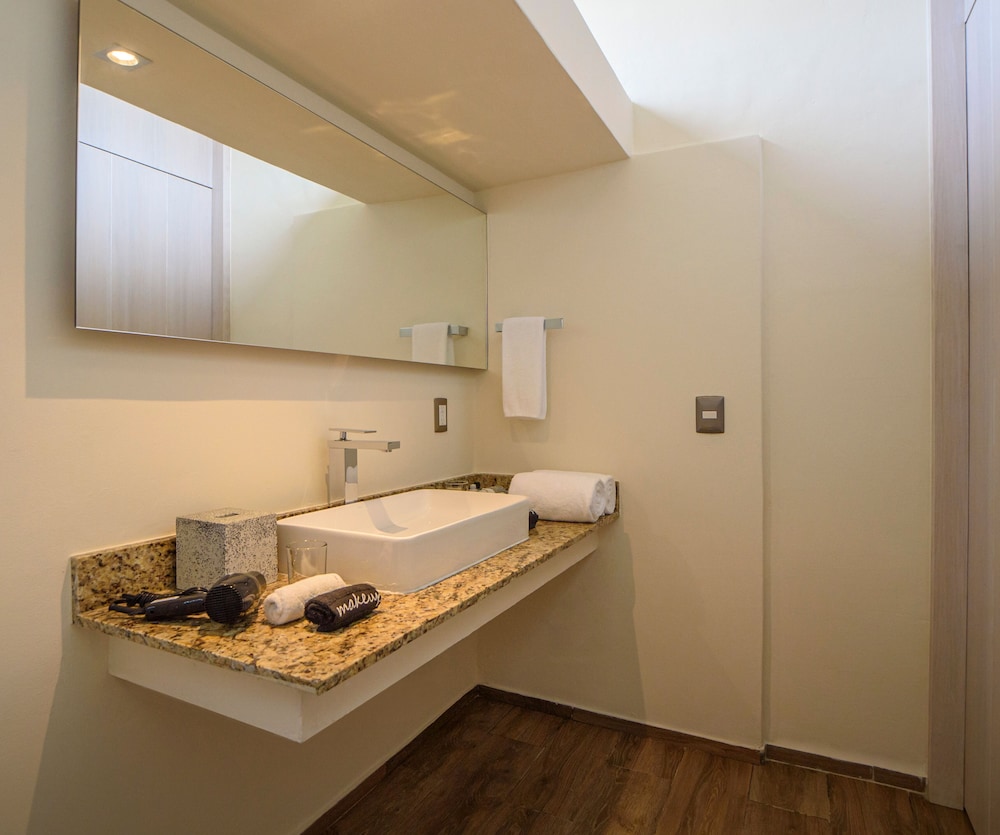 Kuyen Boutique Hotel 49/50