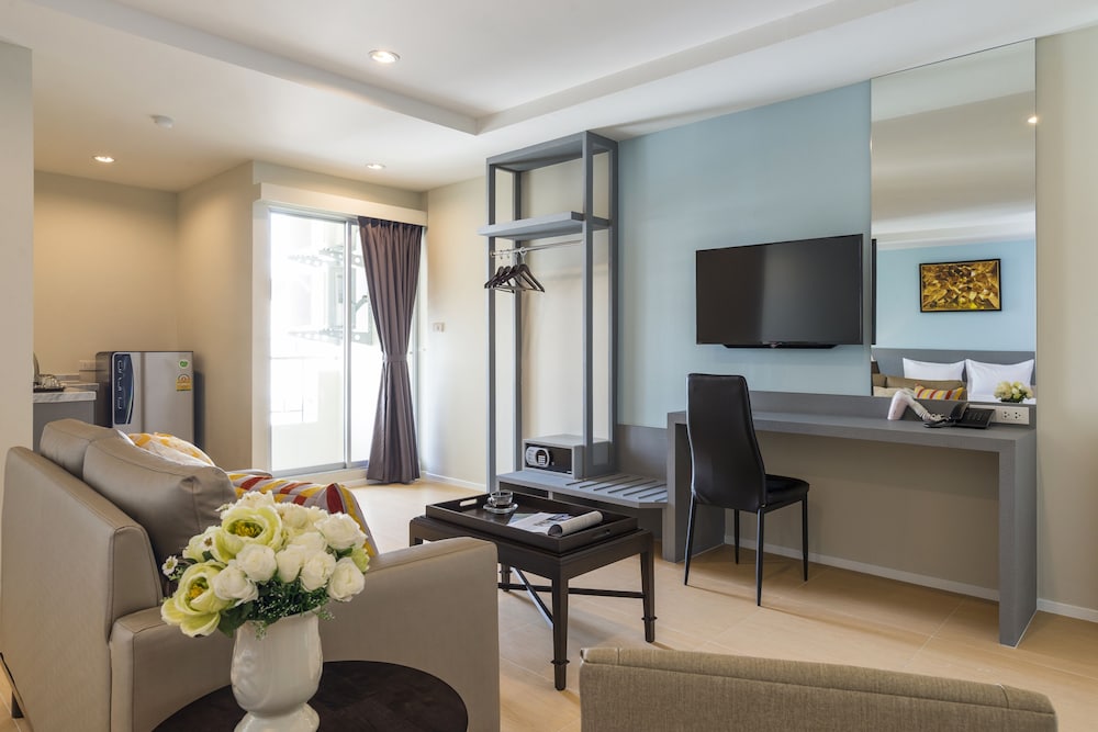 Zircon Hotel 35/53