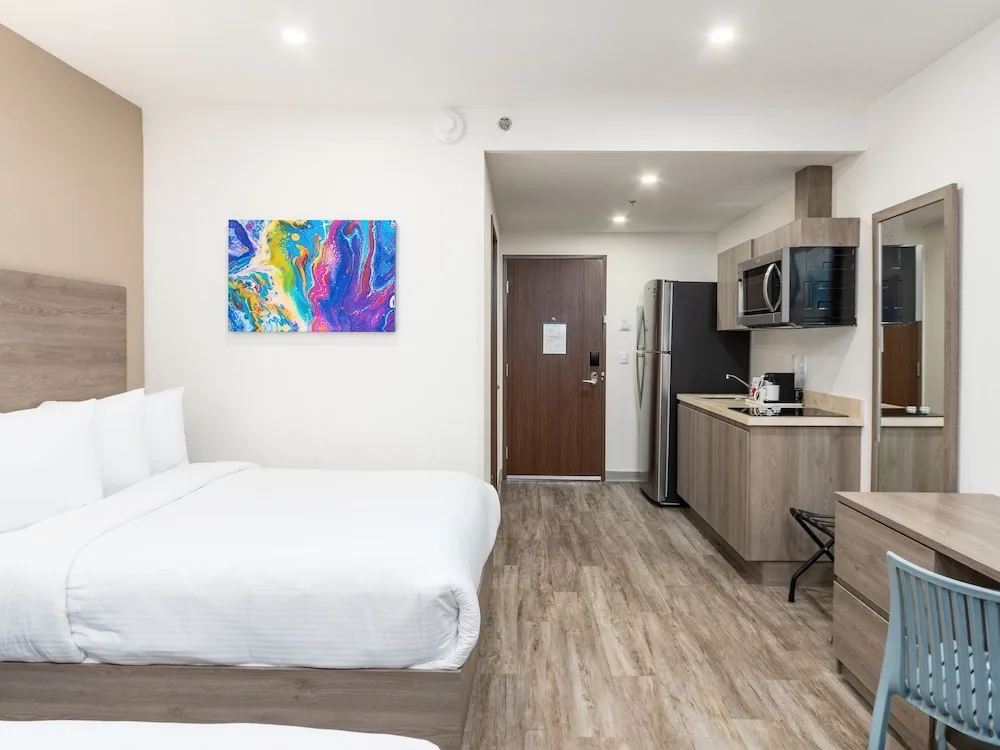 Hotel Mesaluna Short and Long Stay 25/74