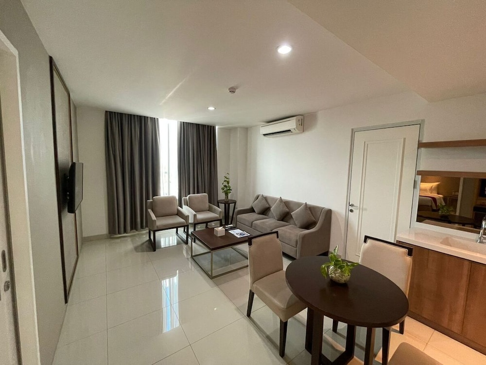 Palm Park Hotel Surabaya 33/46