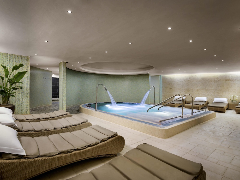 Sofitel London Heathrow 23/50