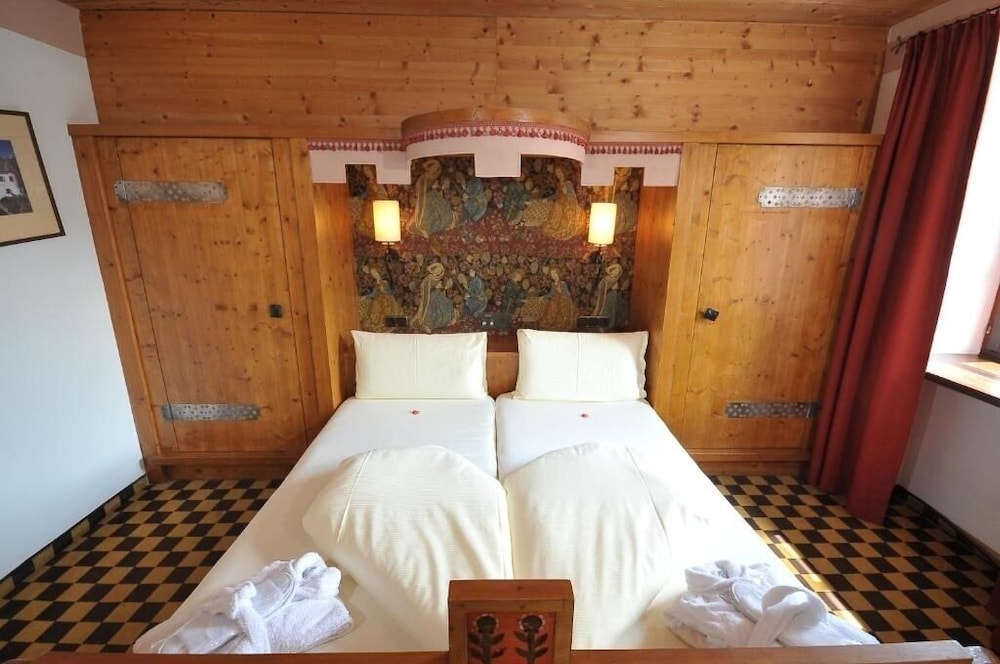 Family Hotel Schloss Rosenegg 22/64