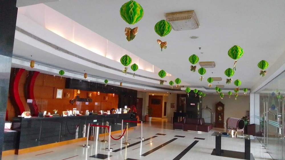 AMALIA HOTEL 5/45