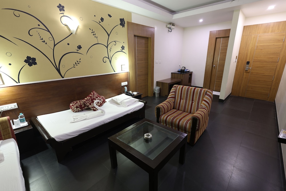 Abirami Residency 4/42