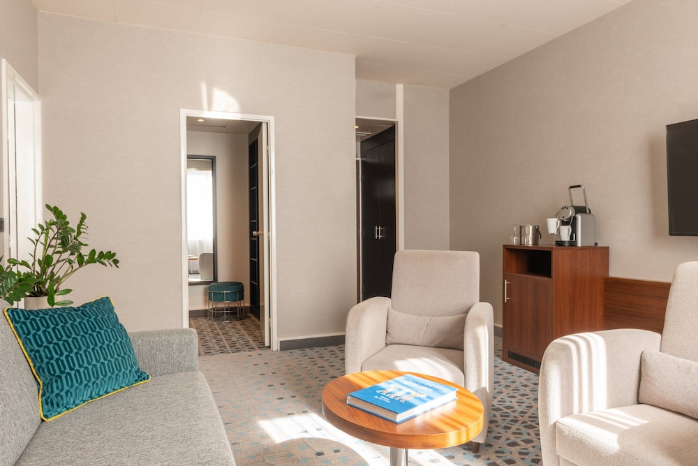 Crowne Plaza Paris Republique 54/76