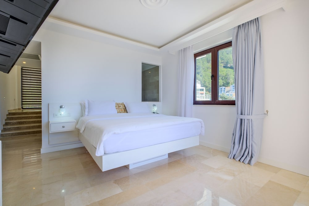 Highclere Hotel and Spa 11/50