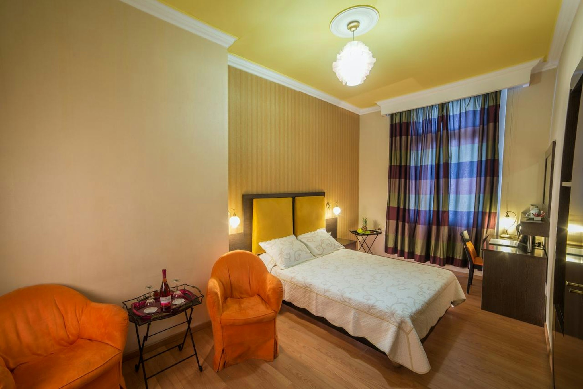 Delphi Art Hotel 8/22