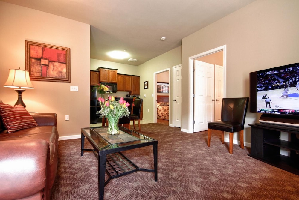 Stratford Suites 17/29