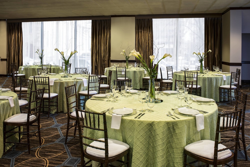 The Plaza Hotel Columbus at Capital Square 32/50