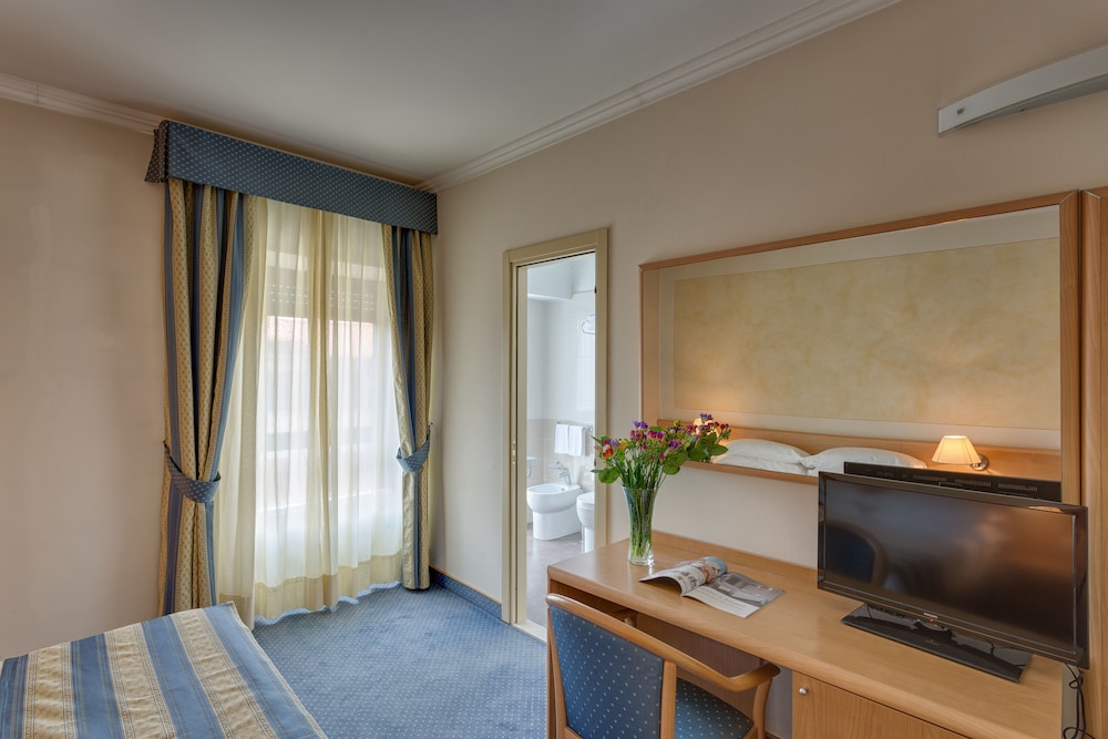 Hotel Continental Brescia 11/53