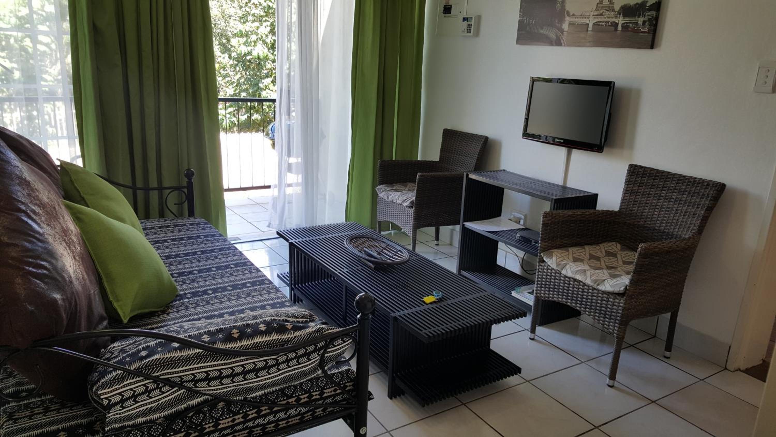 Sunshine Self Catering 60/78