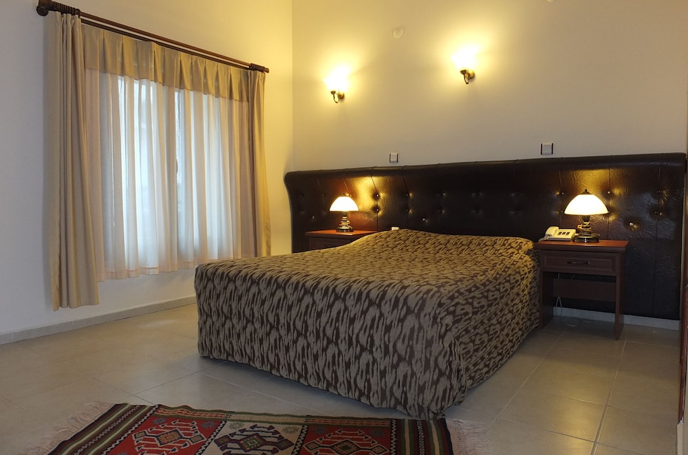 Bacahan Hotel 34/47