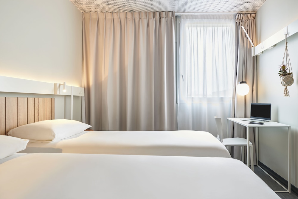 Ibis Clamart Paris Velizy 16/60